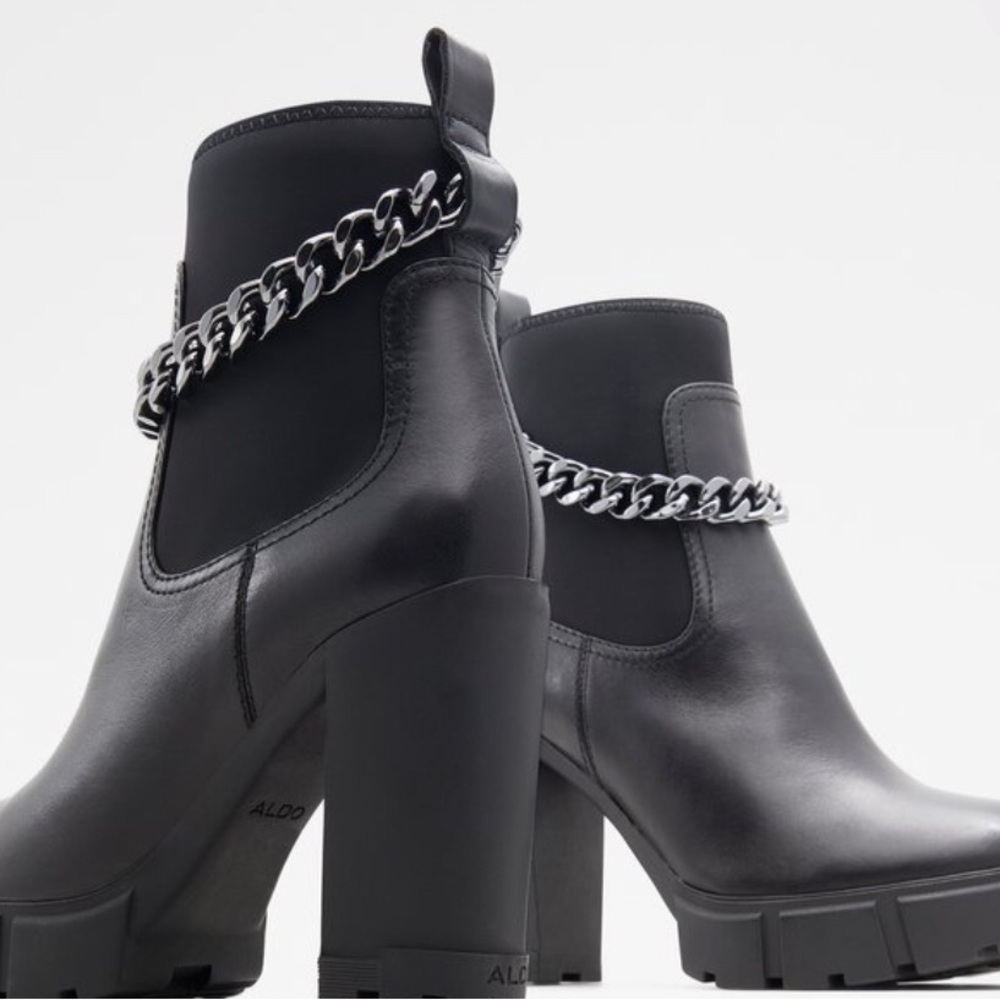 Aldo size 9 boots brand new Chelsea boots lug sole.